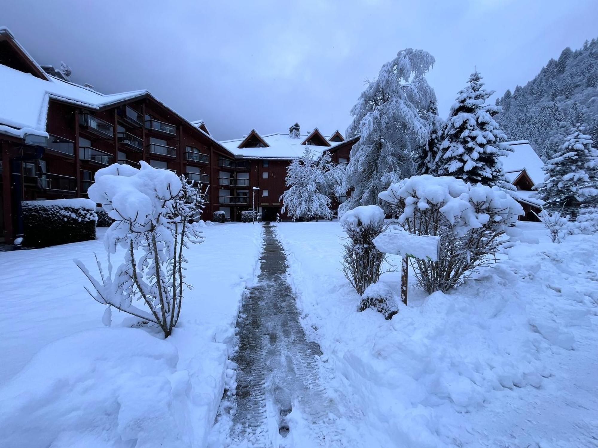 莱孔塔米讷蒙茹瓦Aux Pieds Des Pistes En Plein Soleil公寓 外观 照片